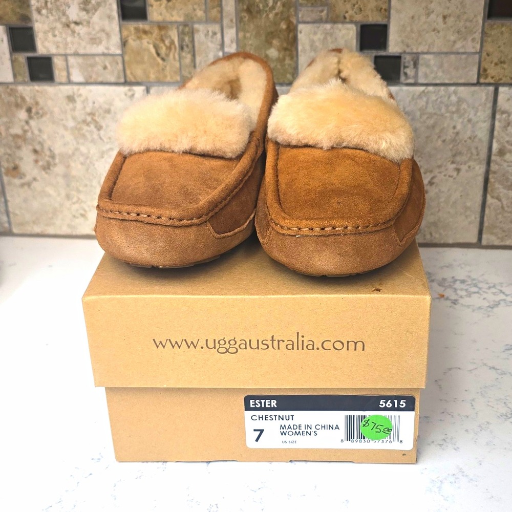 UGG Australia Ester Women's Suede Sheepskin Lined Moccasin Slippers US 7
